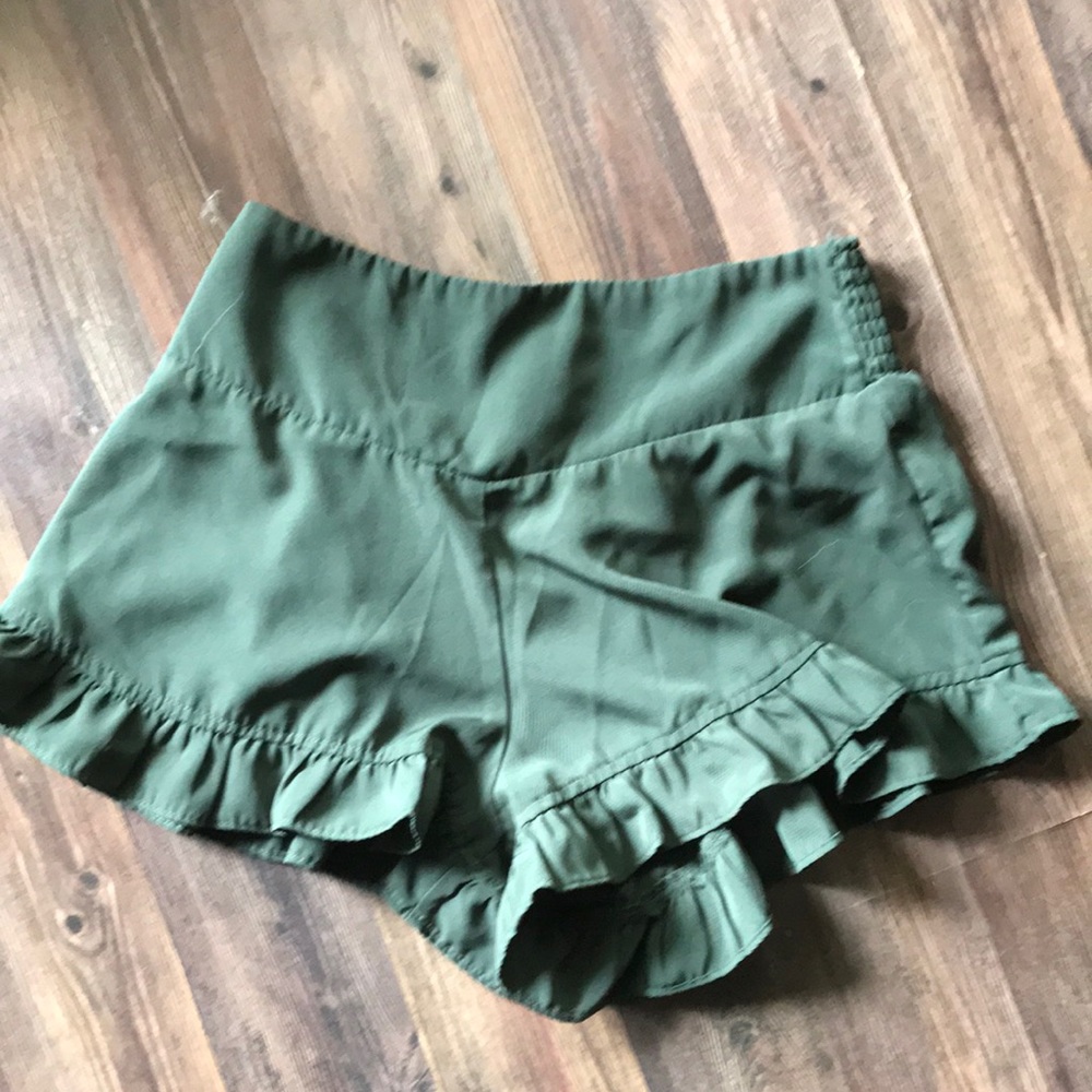 Ruffled Waistband Women’s Shorts - Olive Green